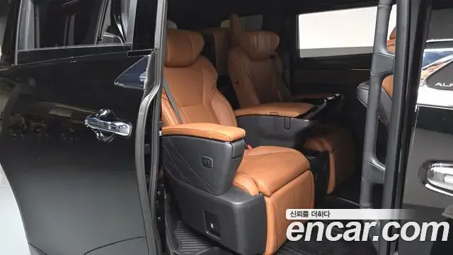 Toyota Alphard 2025 — Şəkil 9/44