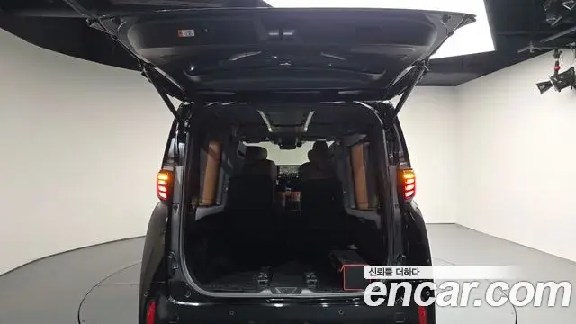 Toyota Alphard 2025 — Şəkil 36/44
