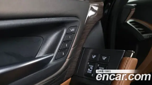 Toyota Alphard 2025 — Şəkil 29/44
