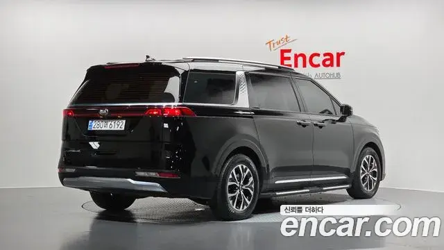 Kia Carnival 2021 — Фото 2/20