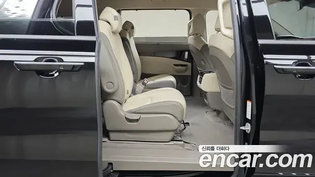 Kia Carnival 2021 — Фото 11/20