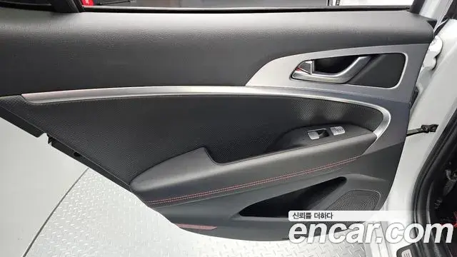 Genesis G70 2019 — Photo 11/36