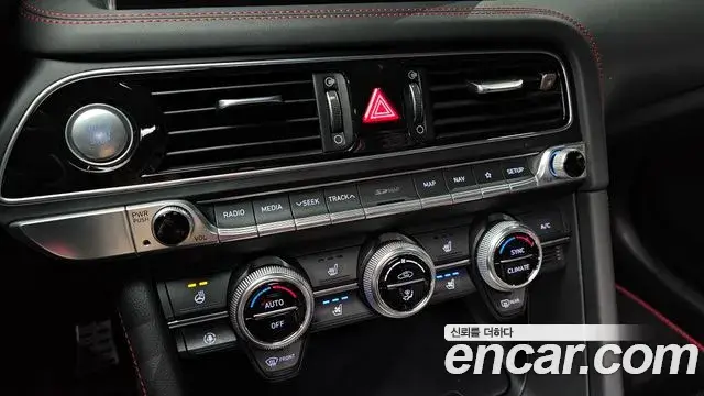 Genesis G70 2019 — Photo 8/36