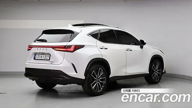 Lexus NX350h 2023 — Photo 3/20