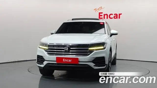 Volkswagen Touareg 2021 — Şəkil 32/35