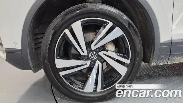 Volkswagen Touareg 2021 — Şəkil 23/35