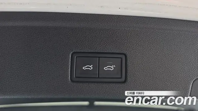 Volkswagen Touareg 2021 — Şəkil 33/35