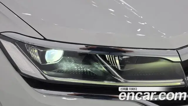 Volkswagen Touareg 2021 — Şəkil 35/35