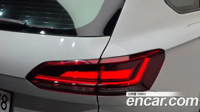 Volkswagen Touareg 2021 — Şəkil 27/35