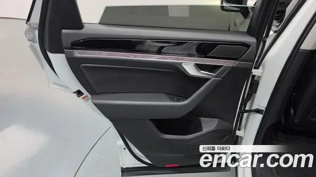 Volkswagen Touareg 2021 — Şəkil 30/35