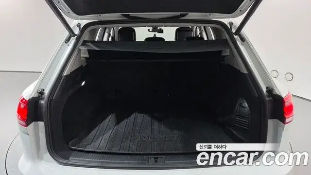 Volkswagen Touareg 2021 — Şəkil 31/35