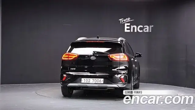 Kia Niro 2019 — Фото 4/20