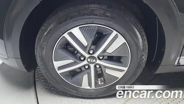 Kia Niro 2019 — Фото 5/20