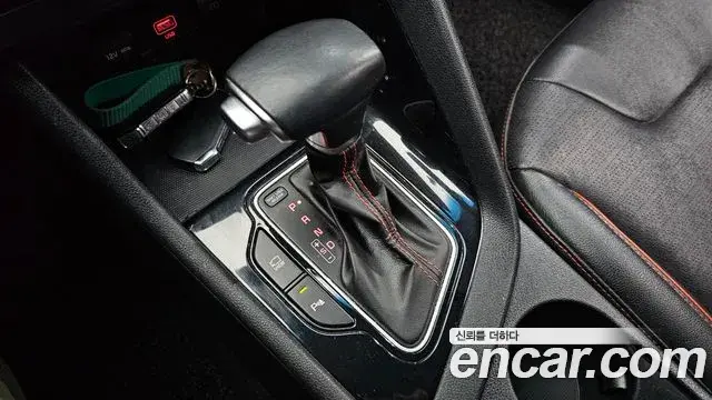 Kia Niro 2019 — Фото 9/20
