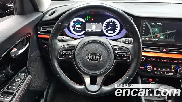 Kia Niro 2019 — Фото 12/20