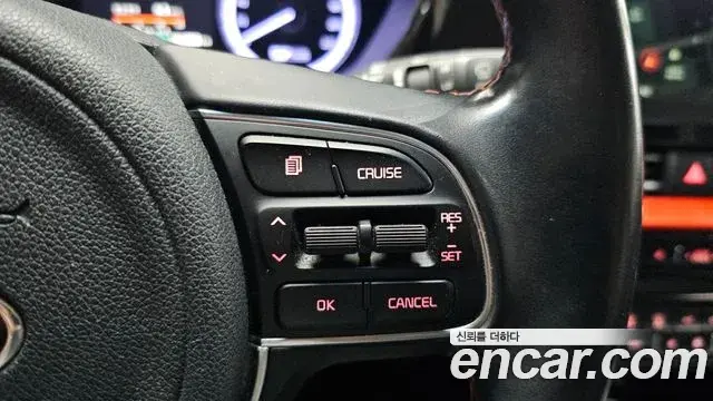 Kia Niro 2019 — Фото 17/20