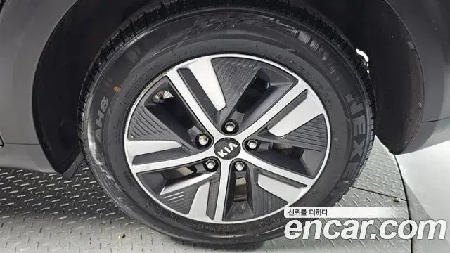 Kia Niro 2019 — Şəkil 6/37