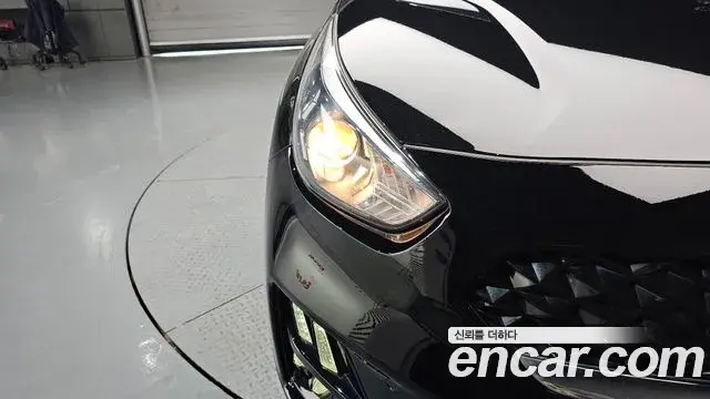 Kia Niro 2019 — Şəkil 25/37