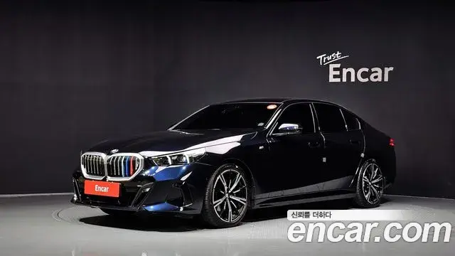 BMW 5 Series 2025 — Фото 1/20