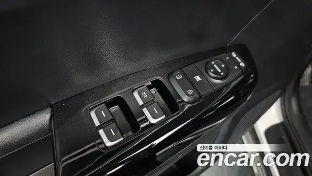 Kia Sportage The Bold 2021 — Фото 18/20