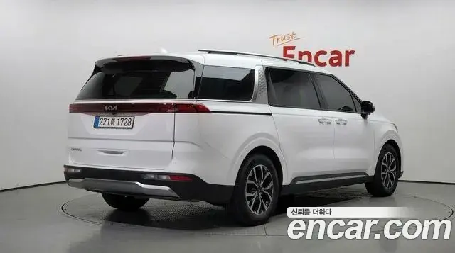 Kia Carnival 2023 — Фото 2/20
