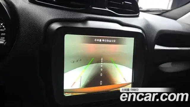 Jeep Renegade 2021 — Фото 16/20
