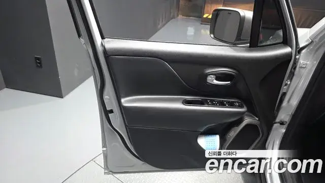 Jeep Renegade 2021 — Photo 26/33
