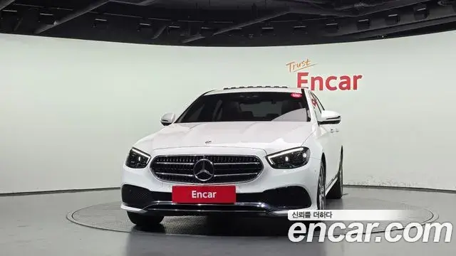 Mercedes-Benz E-Class 2022 — Фото 3/20