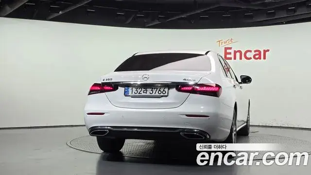Mercedes-Benz E-Class 2022 — Фото 4/20