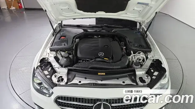 Mercedes-Benz E-Class 2022 — Фото 6/20
