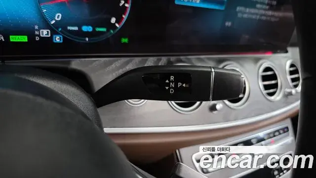 Mercedes-Benz E-Class 2022 — Фото 9/20