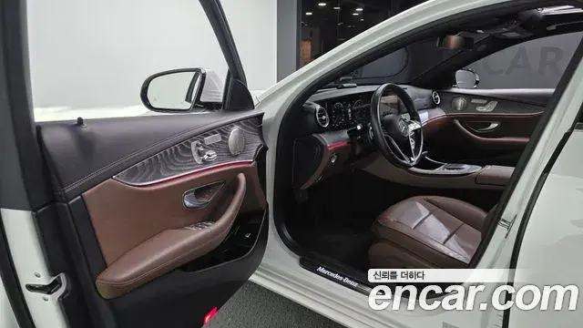Mercedes-Benz E-Class 2022 — Фото 10/20