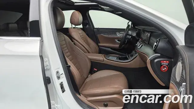 Mercedes-Benz E-Class 2022 — Фото 11/20