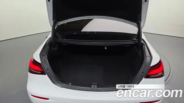 Mercedes-Benz E-Class 2022 — Фото 20/20