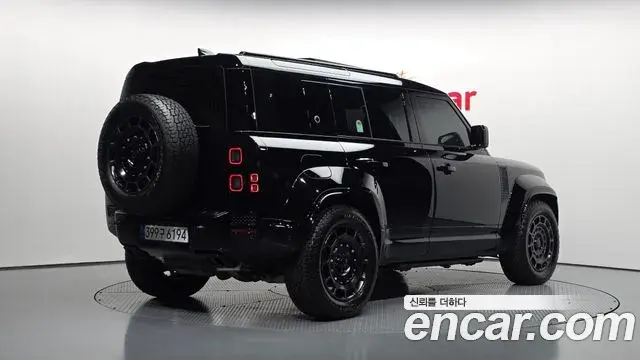 Land Rover Defender 2026 — Фото 2/20