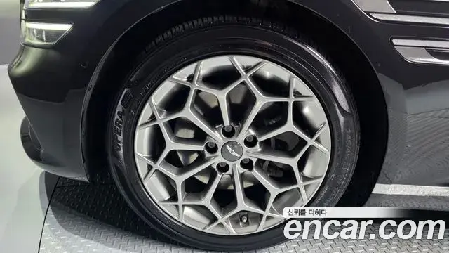 Genesis Electrified G80 2020 — Photo 5/20