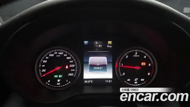 Mercedes-Benz C-Class 2018 — ფოტო 8/20