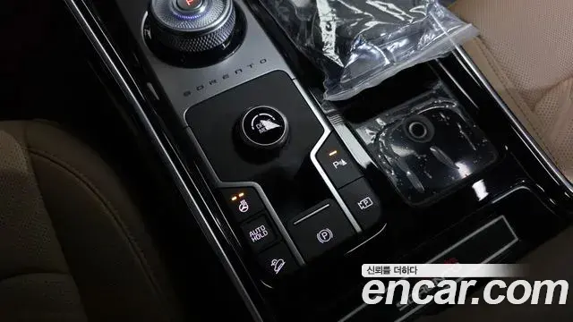 Kia Sorento 2024 — Şəkil 16/39