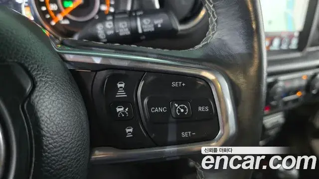 Jeep Wrangler 2019 — Фото 16/20