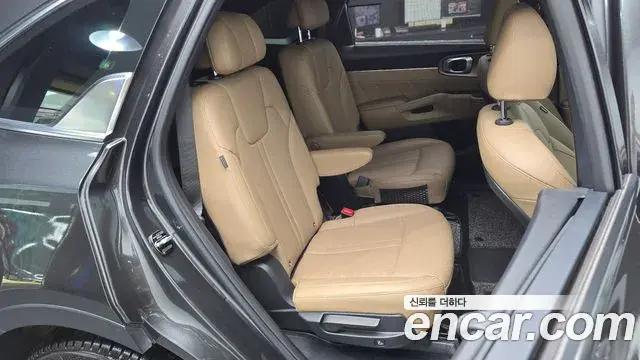 Kia Sorento 2024 — Фото 11/20