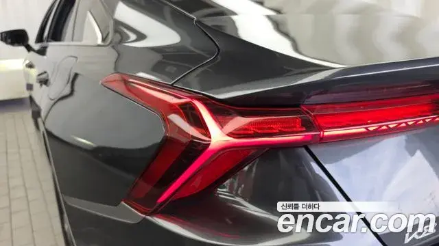 Kia K8 2022 — Şəkil 26/33