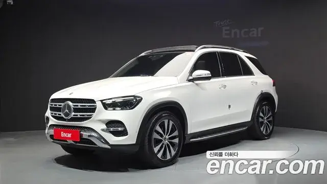 Mercedes-Benz GLE-Class 2023 — Photo 10/20