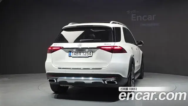 Mercedes-Benz GLE-Class 2023 — Photo 3/20