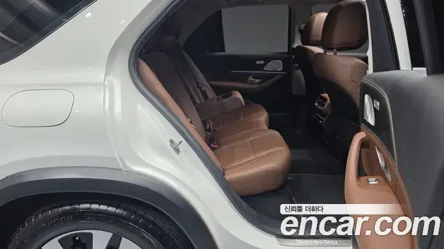 Mercedes-Benz GLE-Class 2023 — Photo 11/20