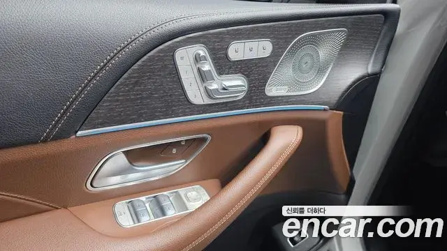 Mercedes-Benz GLE-Class 2023 — Photo 18/20
