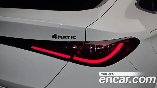 Mercedes-Benz GLC-Class 2024 — Photo 27/33