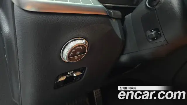 Mercedes-Benz GLC-Class 2024 — Photo 17/33