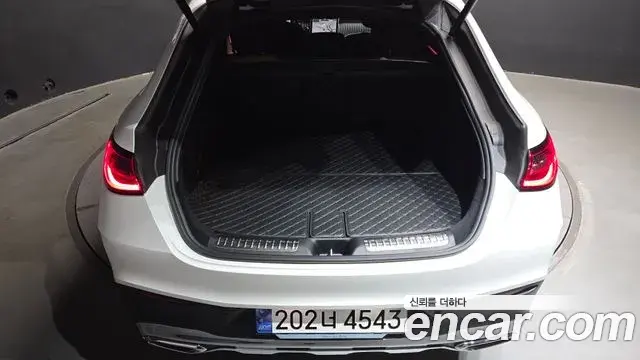 Mercedes-Benz GLC-Class 2024 — Photo 25/33