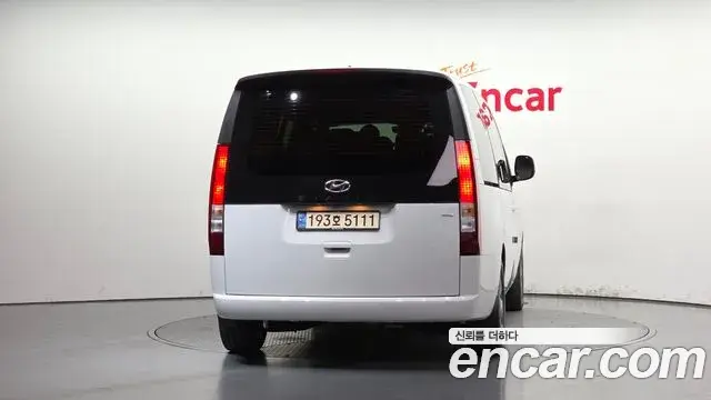 Hyundai Staria 2022 — Фото 3/17