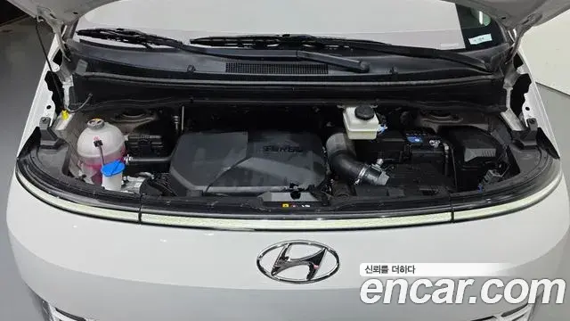 Hyundai Staria 2022 — Фото 5/17